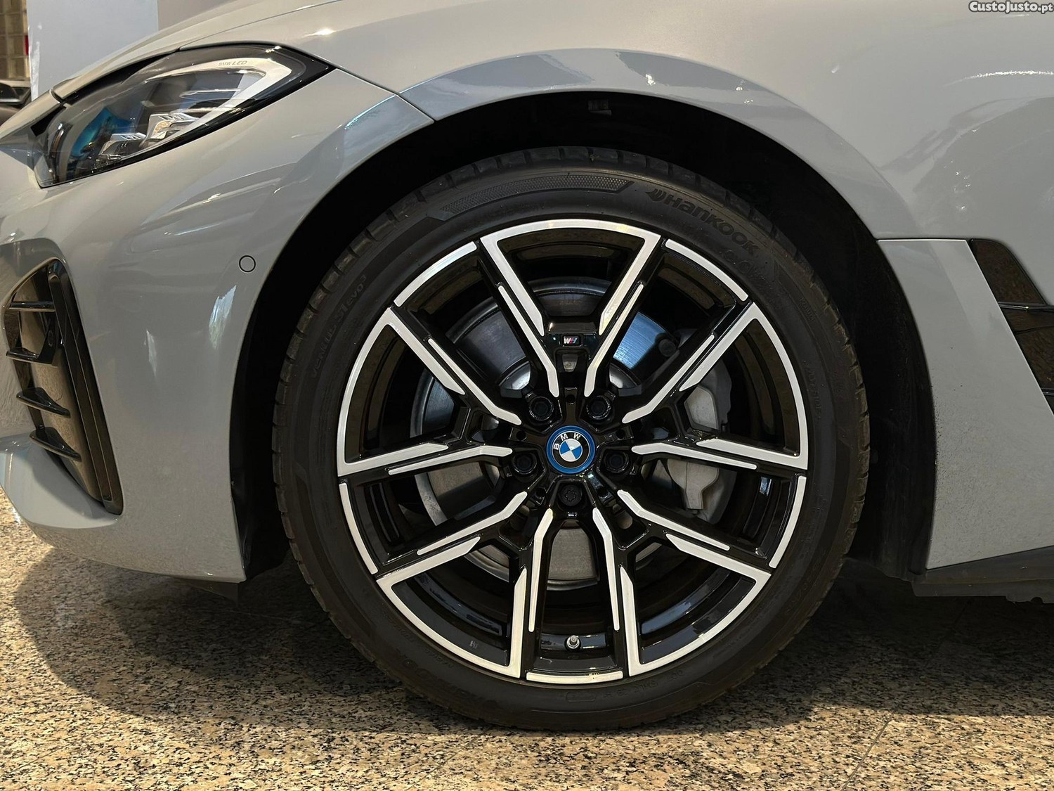 BMW i4 eDrive40 Pack Desportivo M — fotografia 25