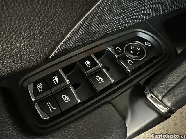 Porsche Cayenne 3.0 V6 — fotografia 2