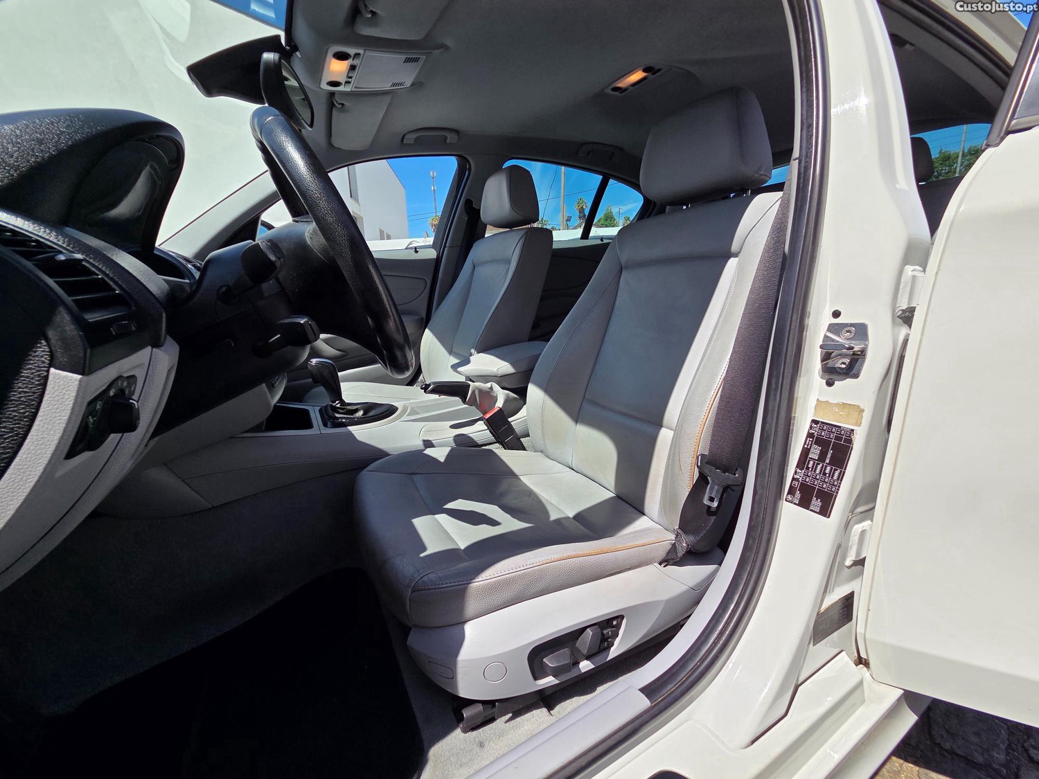 BMW 118 iA — fotografia 6