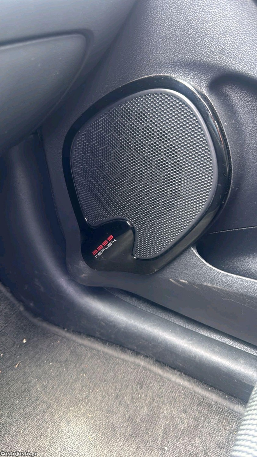 Renault Clio carro — fotografia 3