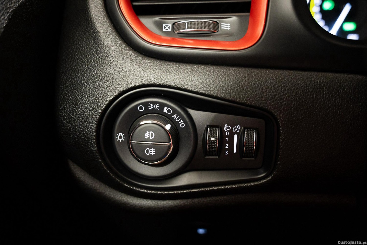 Jeep Renegade 1.3 TG Trailhawk — fotografia 9