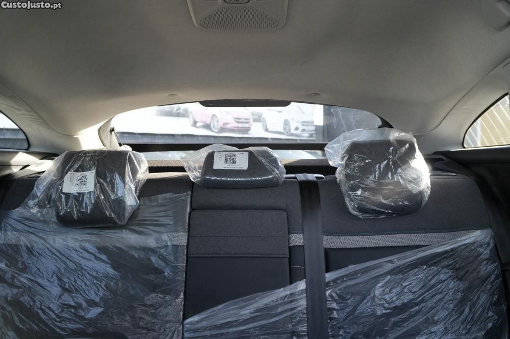 Citroën e-C4 136 MAX — photo 2