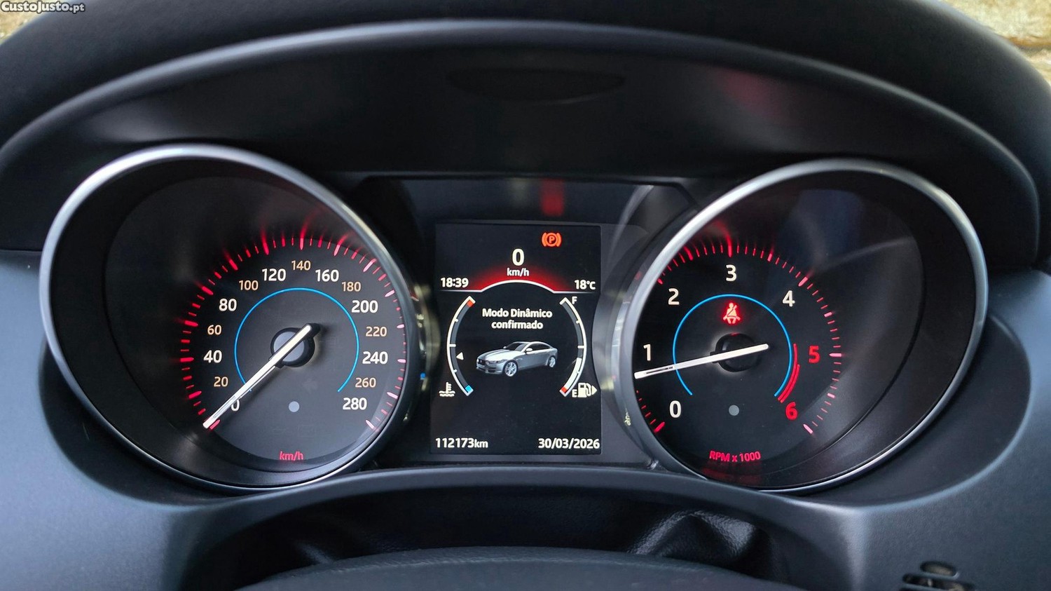 Jaguar XE 2.0 D R-Sport — fotografia 12