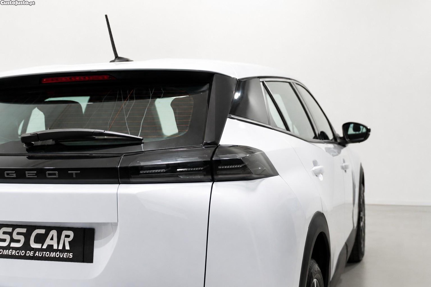 Peugeot 2008 1.2 PureTech Active — fotografia 17
