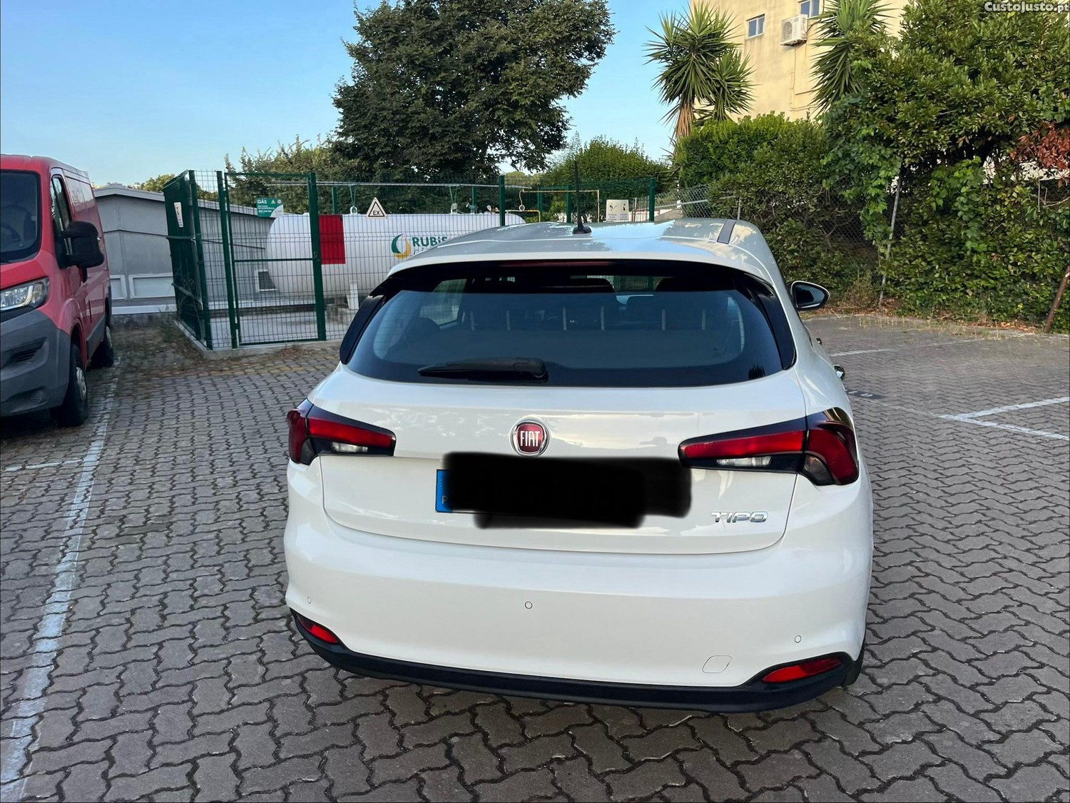 Fiat Tipo 1.3 M-Jet Easy J17 — fotografia 3