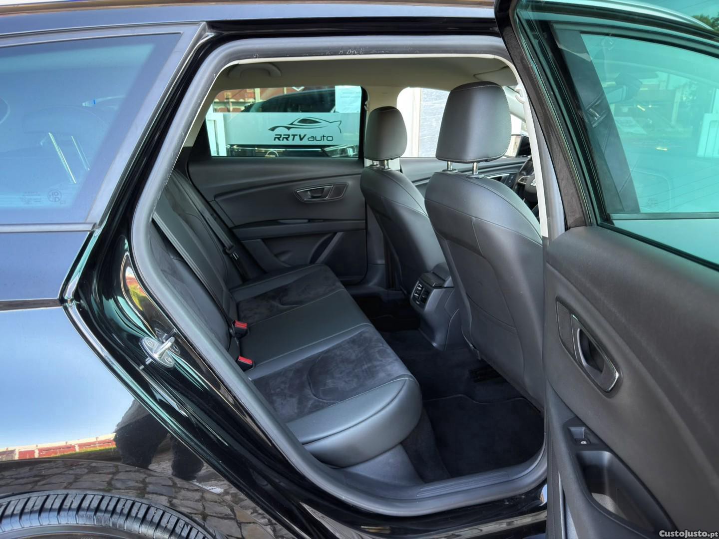 SEAT Leon 1.6 TDI Style S/S — fotografia 21