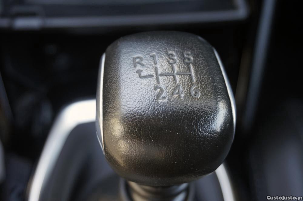 Peugeot 208 1.2 PureTech GT — fotografia 3