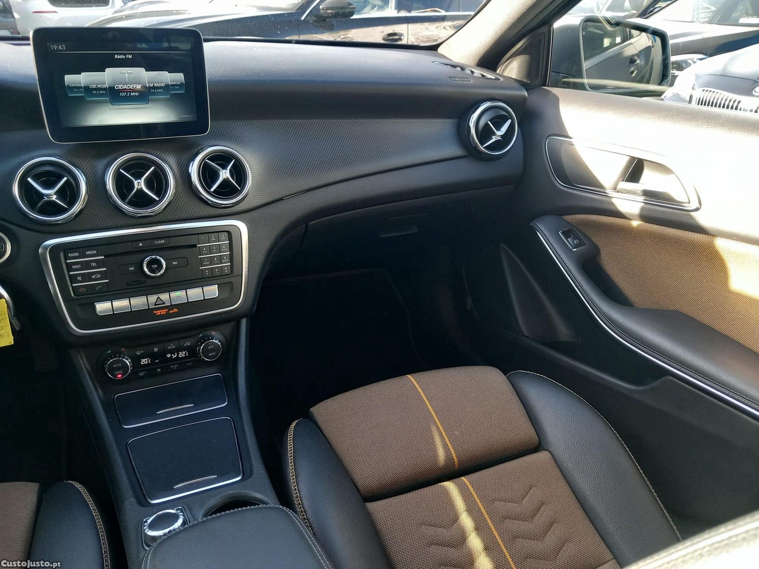 Mercedes-Benz GLA 180 d Style Aut. — fotografia 8