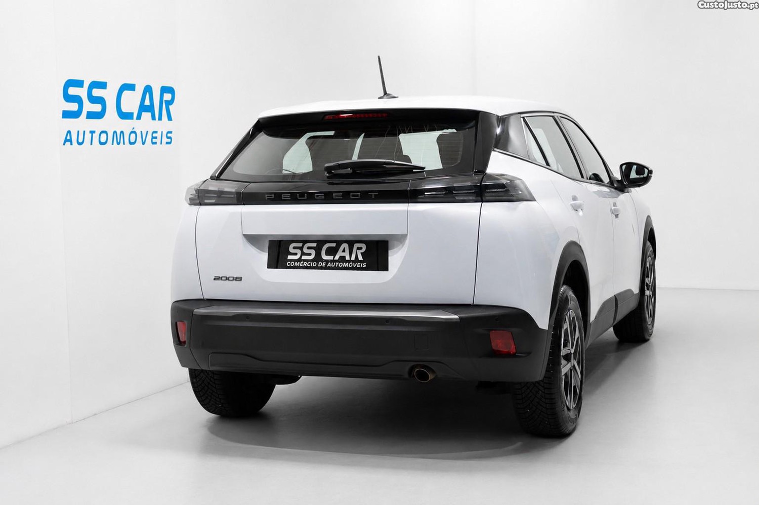 Peugeot 2008 1.2 PureTech Active — fotografia 18