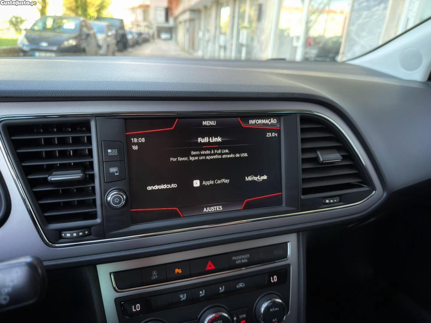 SEAT Leon 1.6 TDI Style S/S — fotografia 4