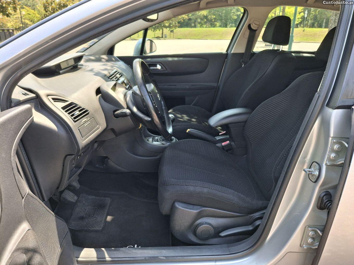 Citroën C4 1.6 HDI 110CV — fotografia 6