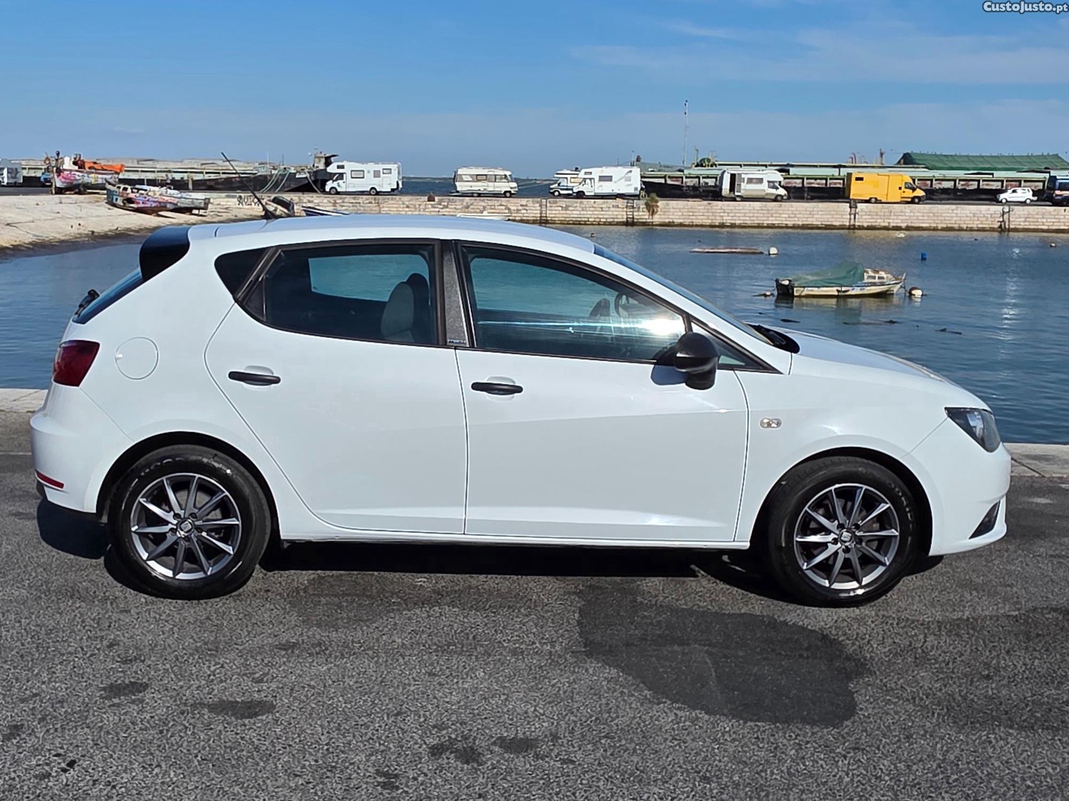 SEAT Ibiza 1.2 Tdi i-Tech — fotografia 7