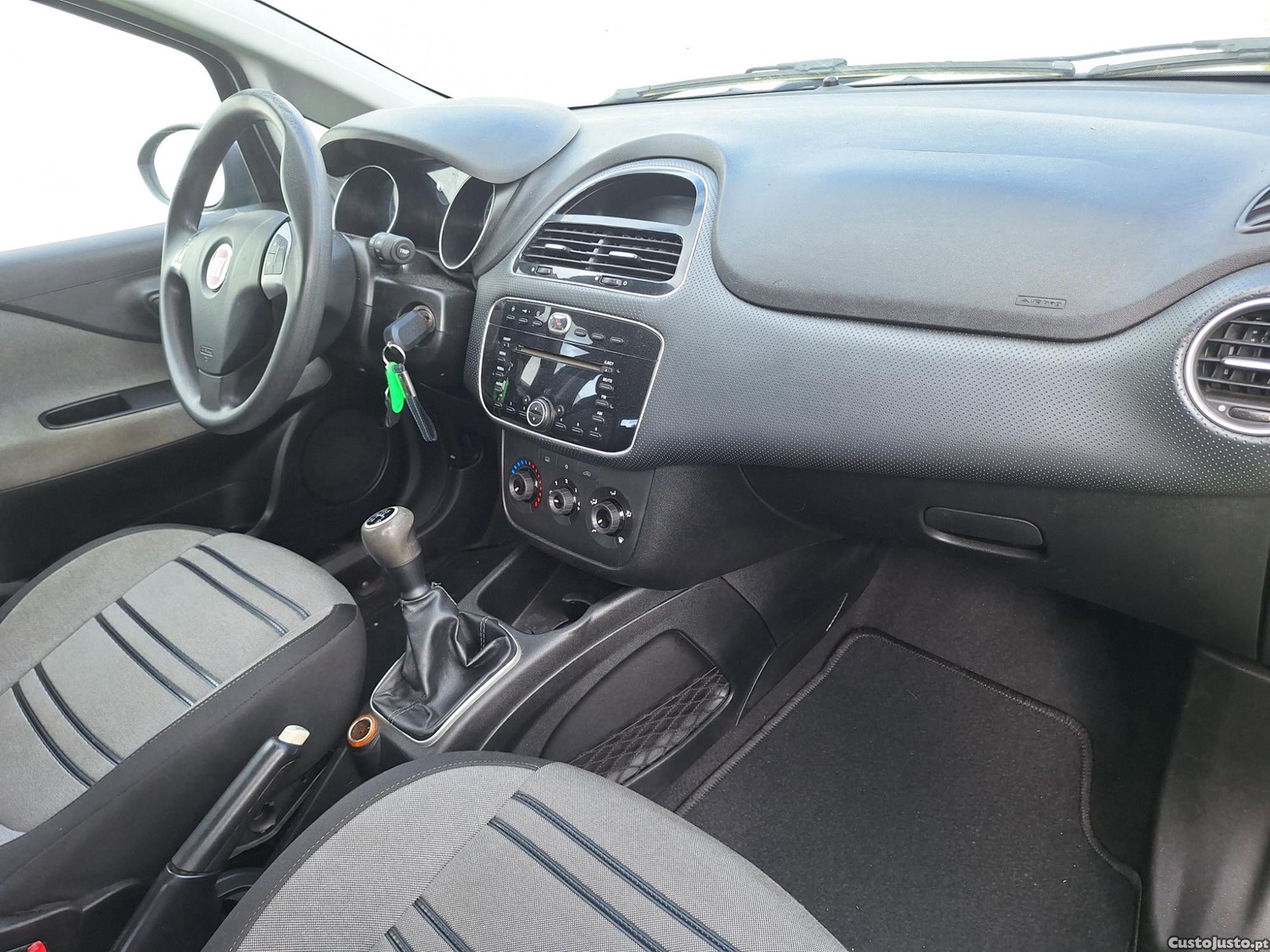 Fiat Punto 1.3 Multijet Garantia Incluída 90euros/mês — fotografia 12