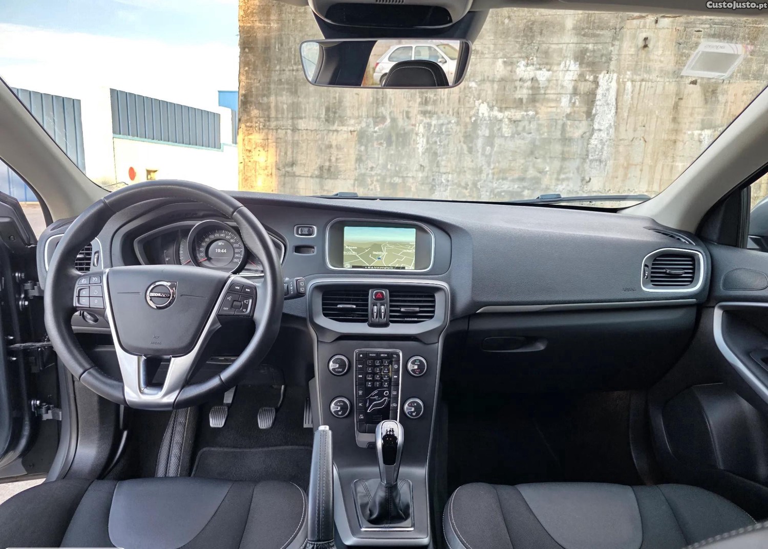 Volvo V40 2.0 D2 Momentum — fotografia 5