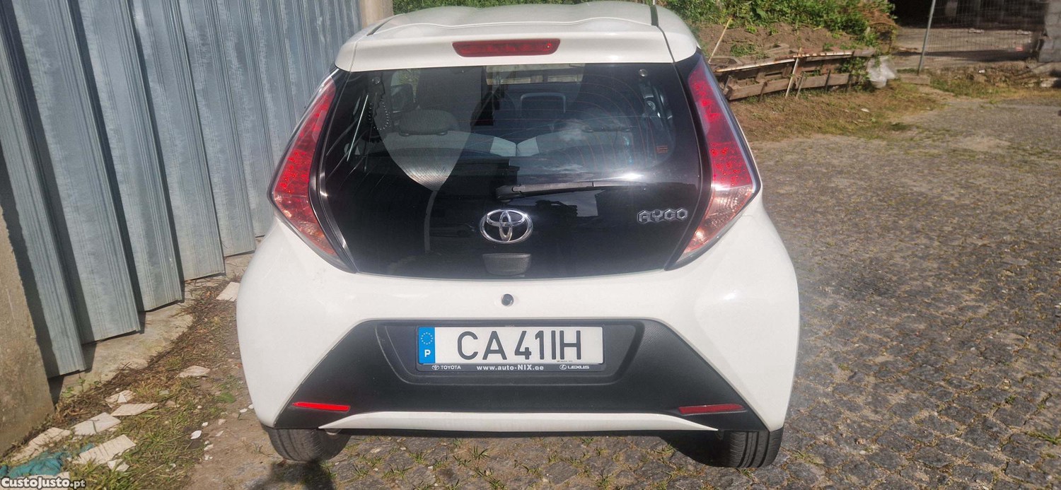 Toyota Aygo 1.0 Gasolina — fotografia 6