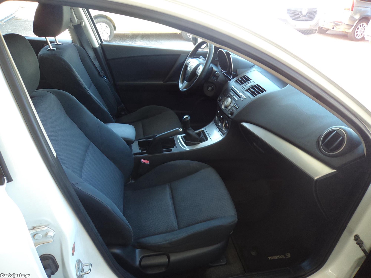 Mazda 3 1.6D — fotografia 5