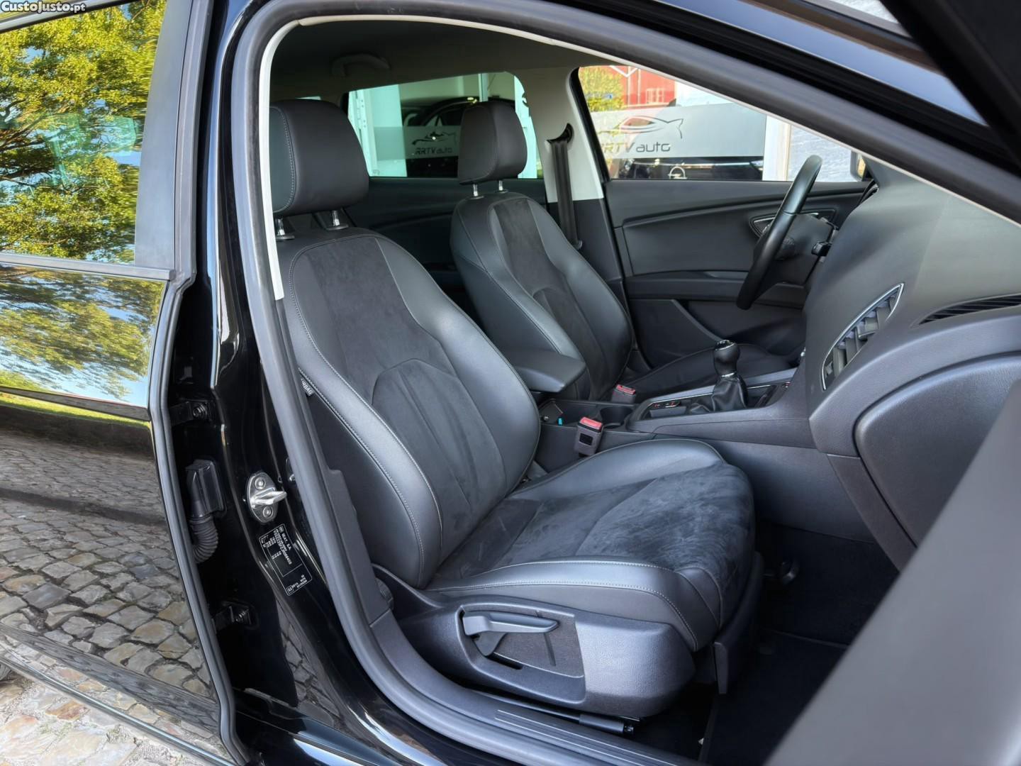 SEAT Leon 1.6 TDI Style S/S — fotografia 2