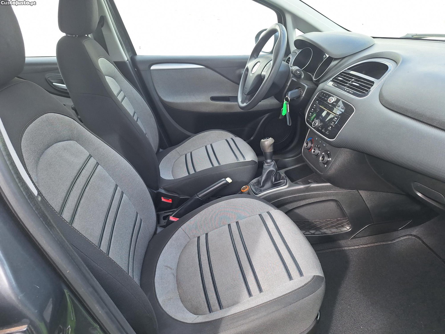 Fiat Punto 1.3 Multijet Garantia Incluída 90euros/mês — fotografia 13