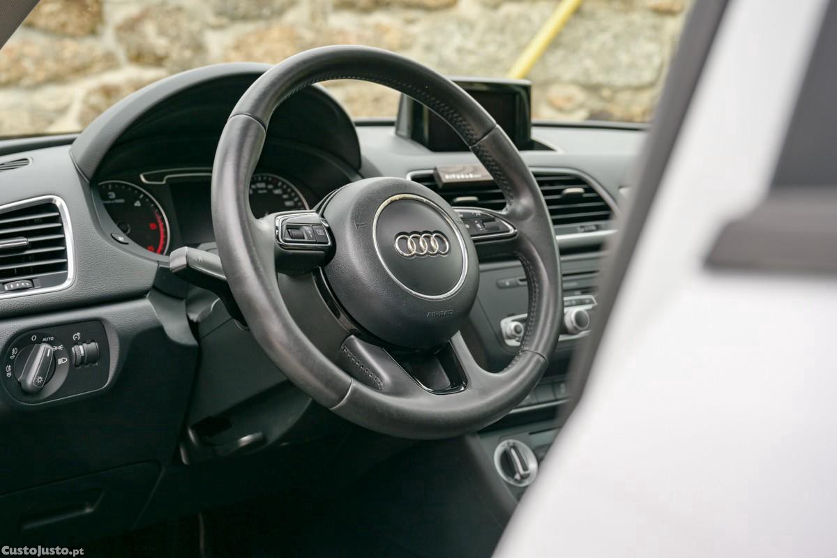 Audi Q3 2.0 TDi Attraction — fotografia 8