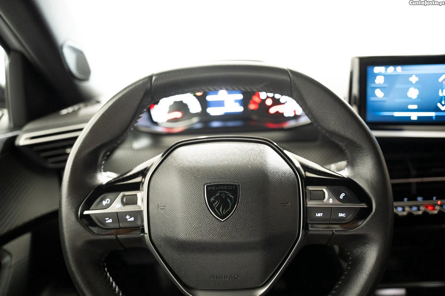 Peugeot 2008 1.2 PureTech Active — fotografia 4