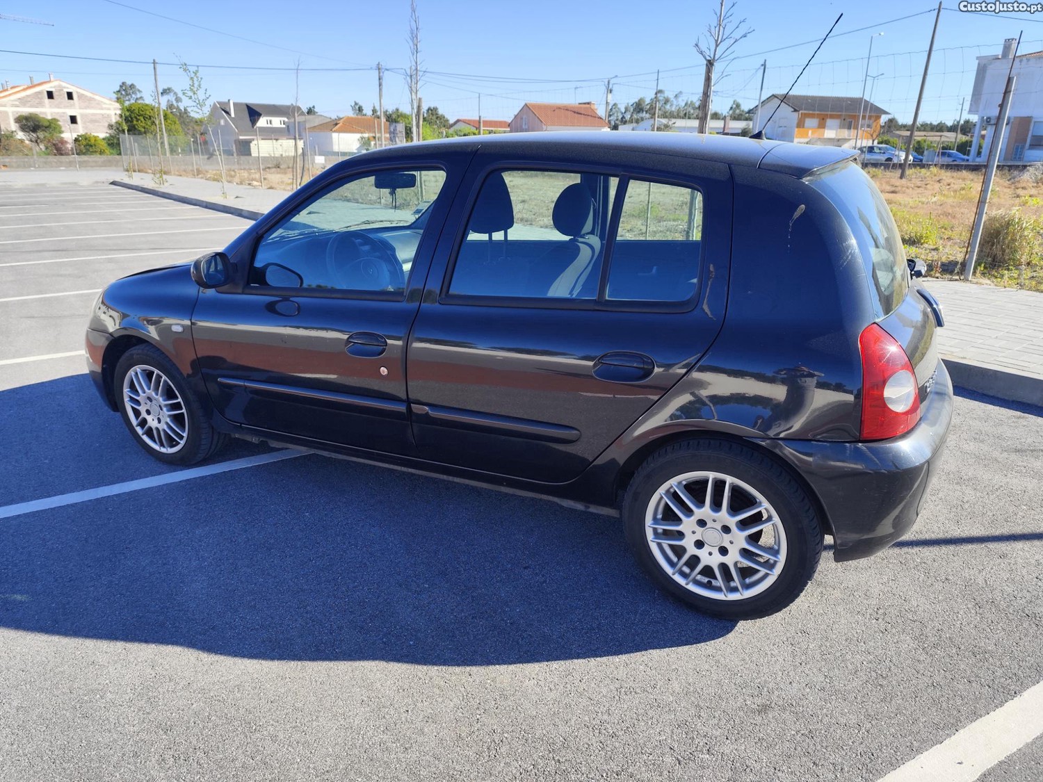 Renault Clio 1.5DCI — fotografia 6