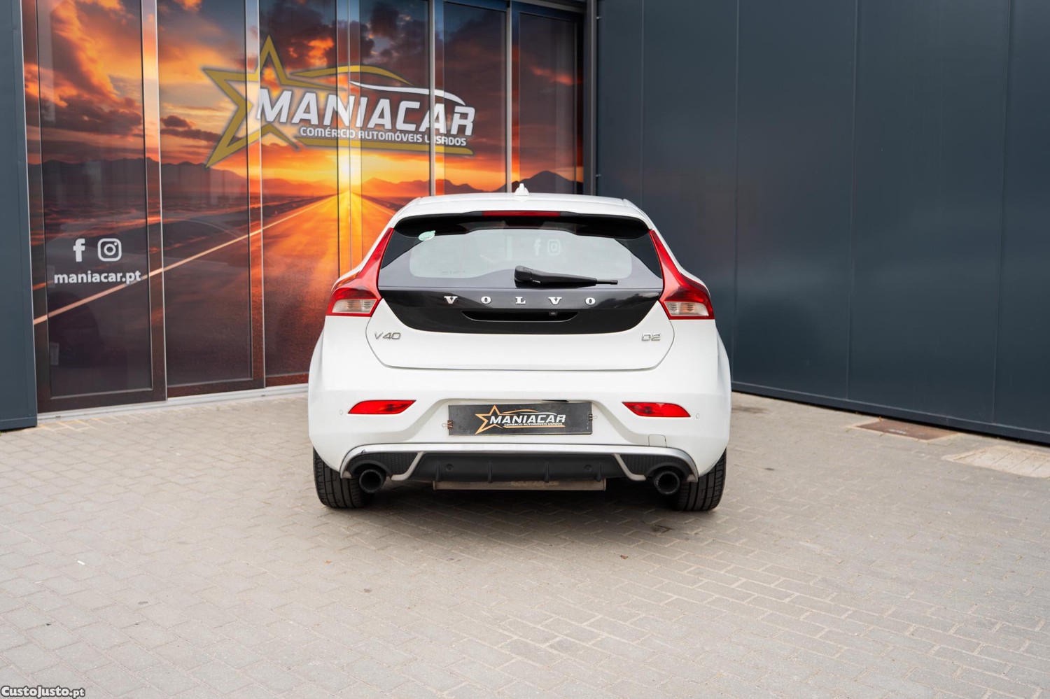 Volvo V40 D2 R Design — fotografia 17