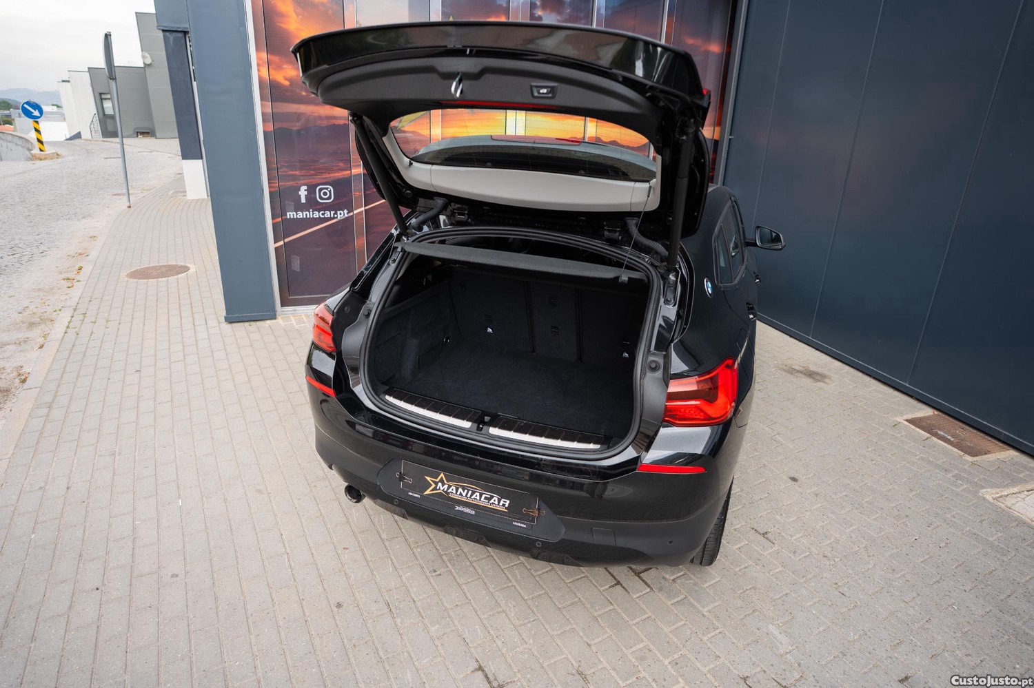 BMW X2 16 d sDrive Auto — fotografia 13