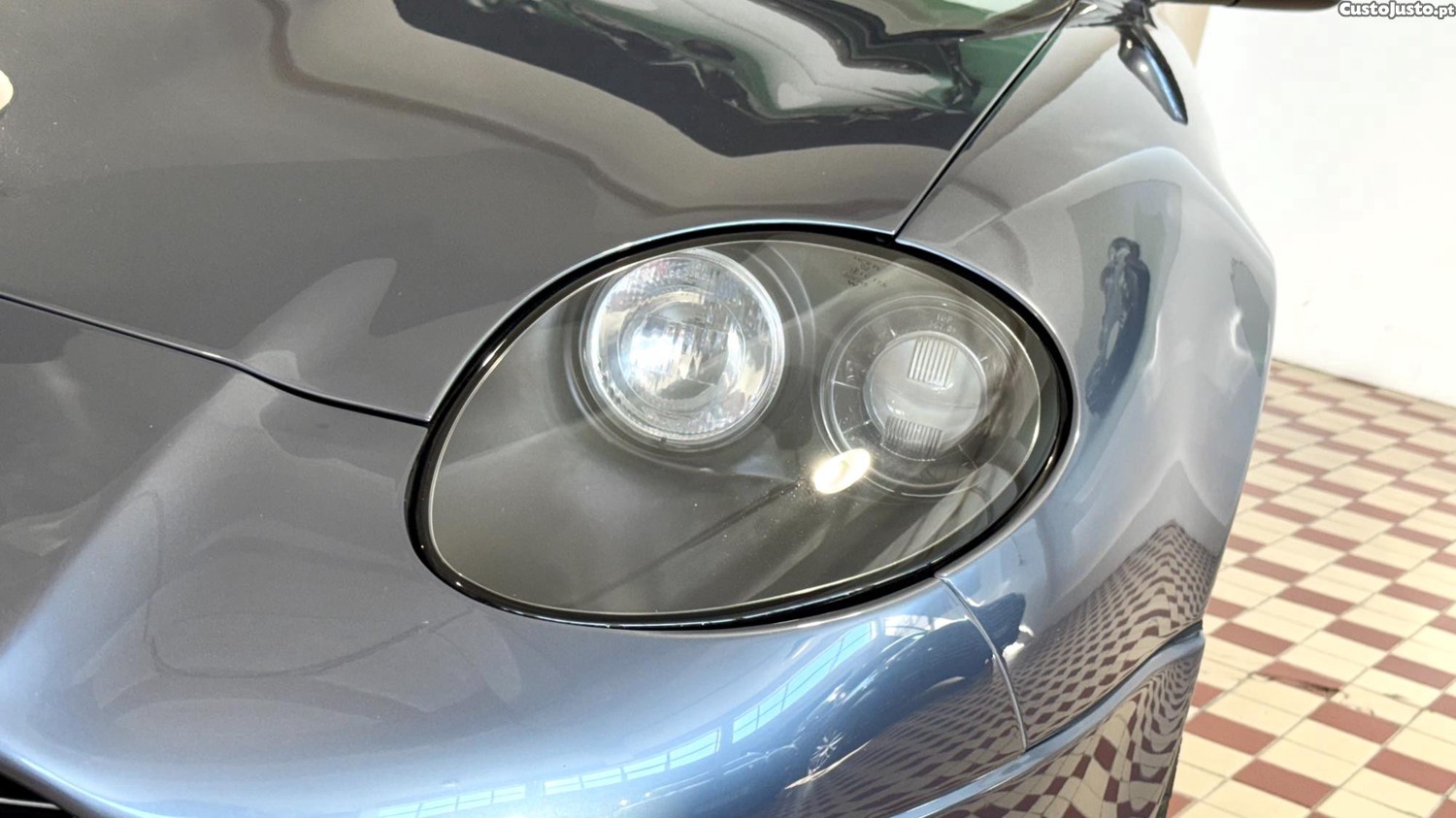 Aston Martin DB7 Vantage Volante Anniversary Edition — fotografia 18