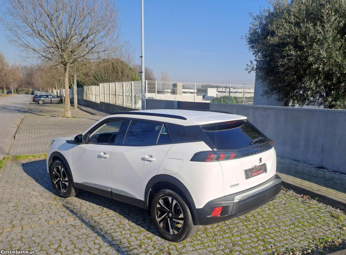 Peugeot 2008 1.5 HDI 110 CV ALLURE — photo 4
