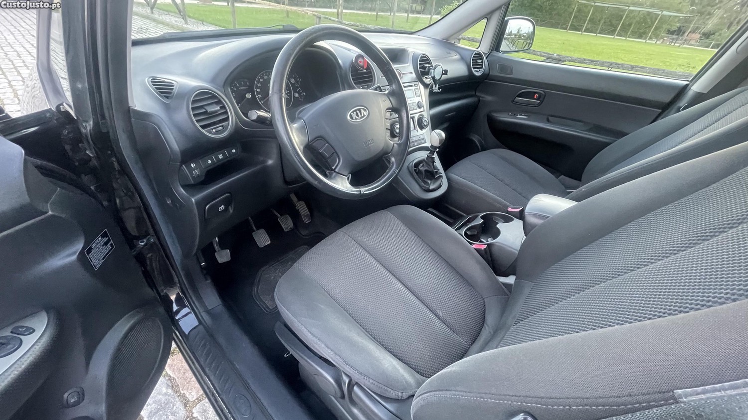 Kia Carens 2.0CRDI7 lugares junta queimada — fotografia 7