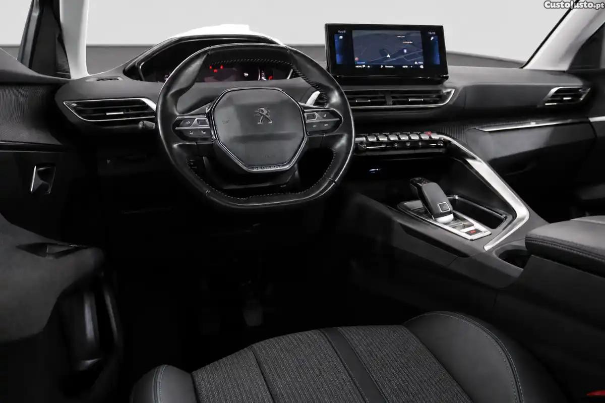 Peugeot 5008 PureTech 130 EAT8 Stop & Start Allure — photo 4