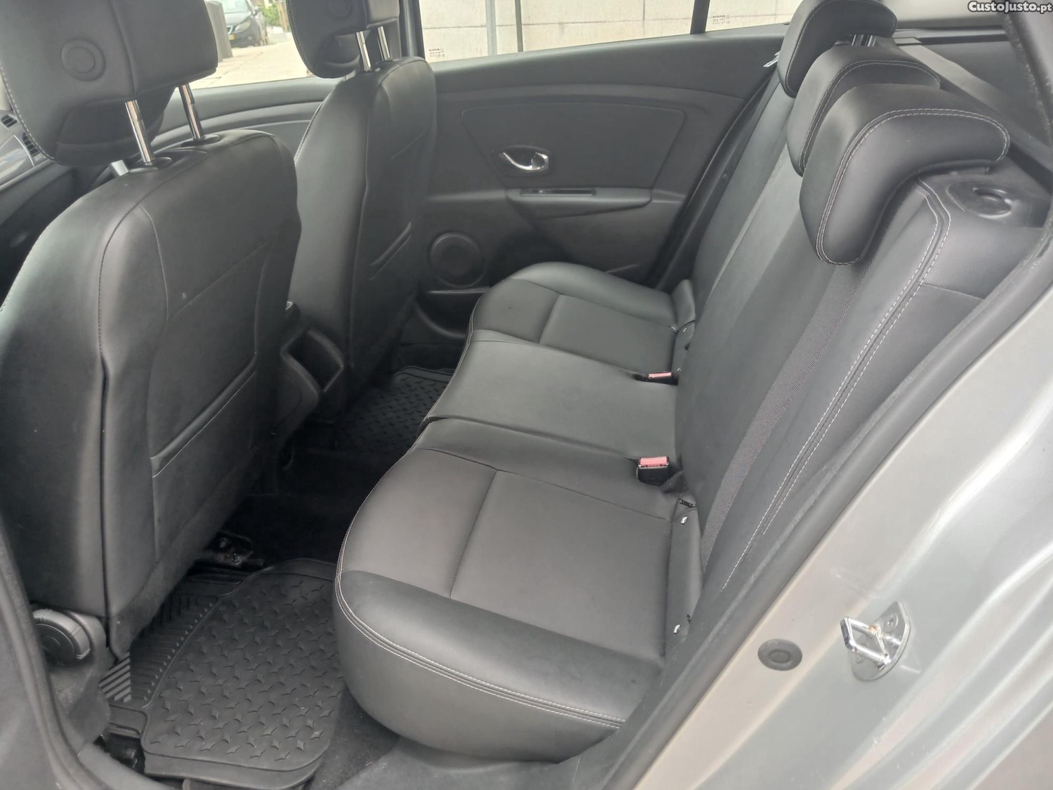 Renault Mégane 1.5dci sportourer automatica — fotografia 7