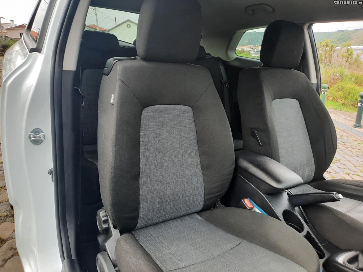 Kia Ceed 1.4 CVVT S-Coupé Ex Sport — photo 5