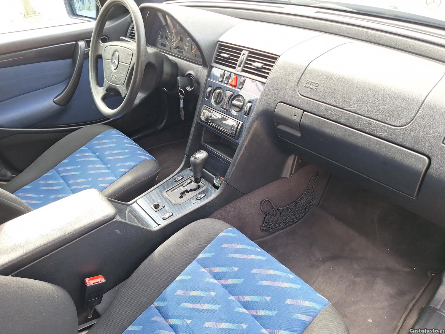 Mercedes-Benz C 220 CDI Espirit Automática 80euros/mês — fotografia 4