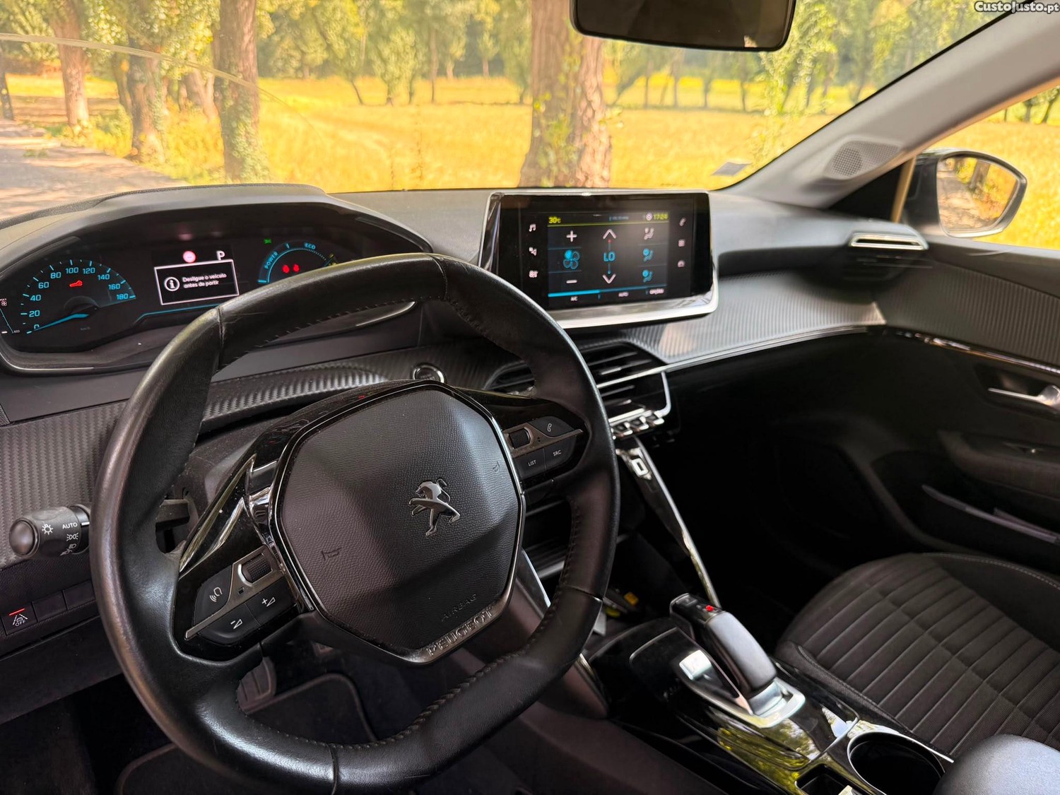 Peugeot 208 50 kWh Style — fotografia 9