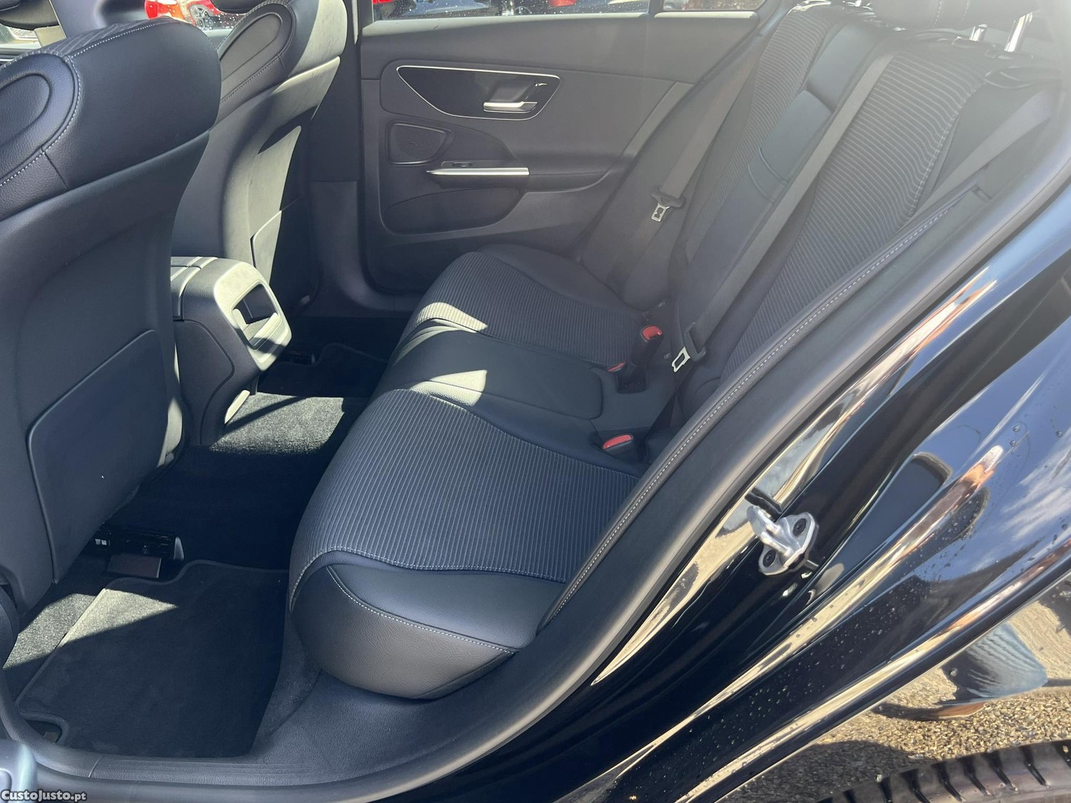 Mercedes-Benz C 220 Avantgarde Night Pack — fotografia 10