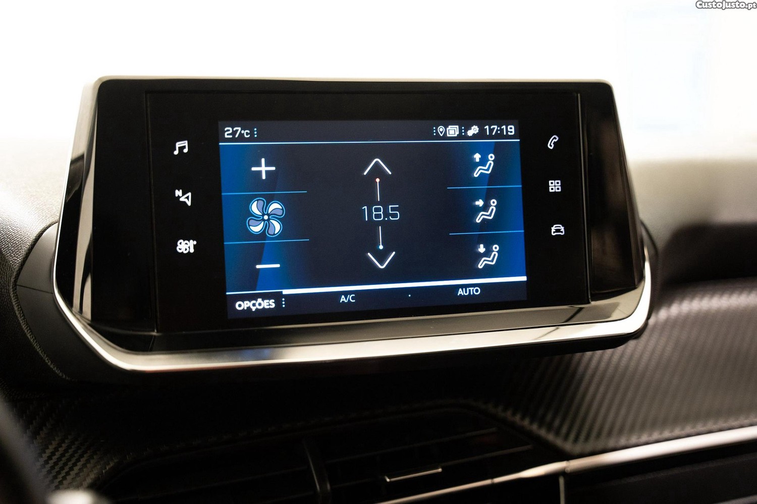 Peugeot 2008 1.2 PureTech Active EAT8 — fotografia 13