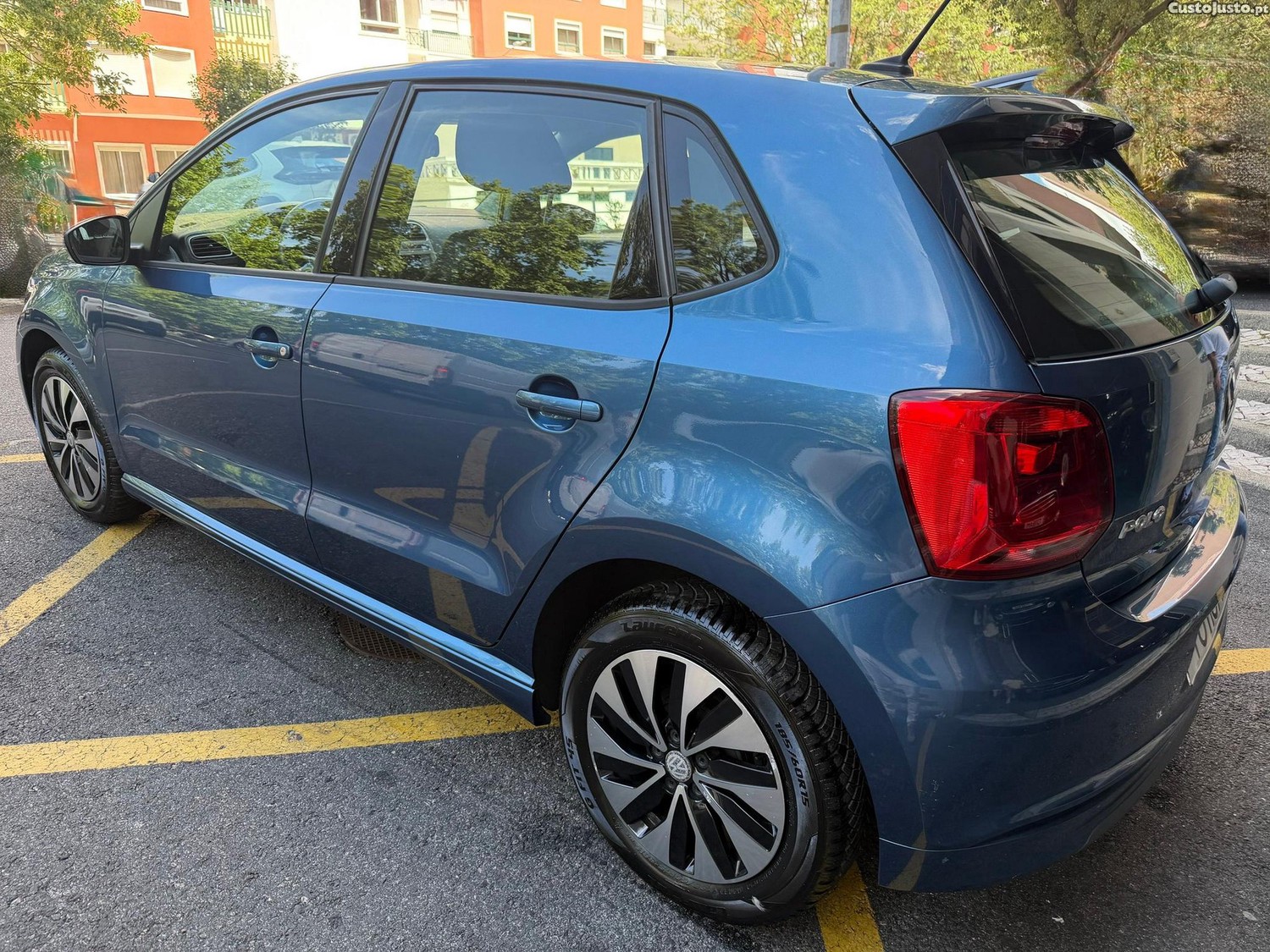 Volkswagen Polo 1.4 TDi BlueMotion — fotografia 19