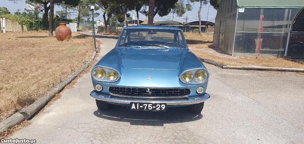 Ferrari 330 GT 2+2 — fotografia 23