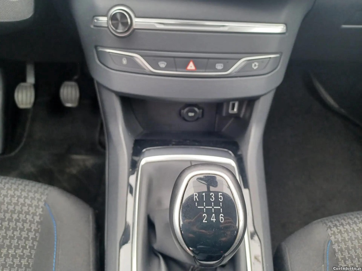 Peugeot 308 1.5 BlueHDi Style — fotografia 11