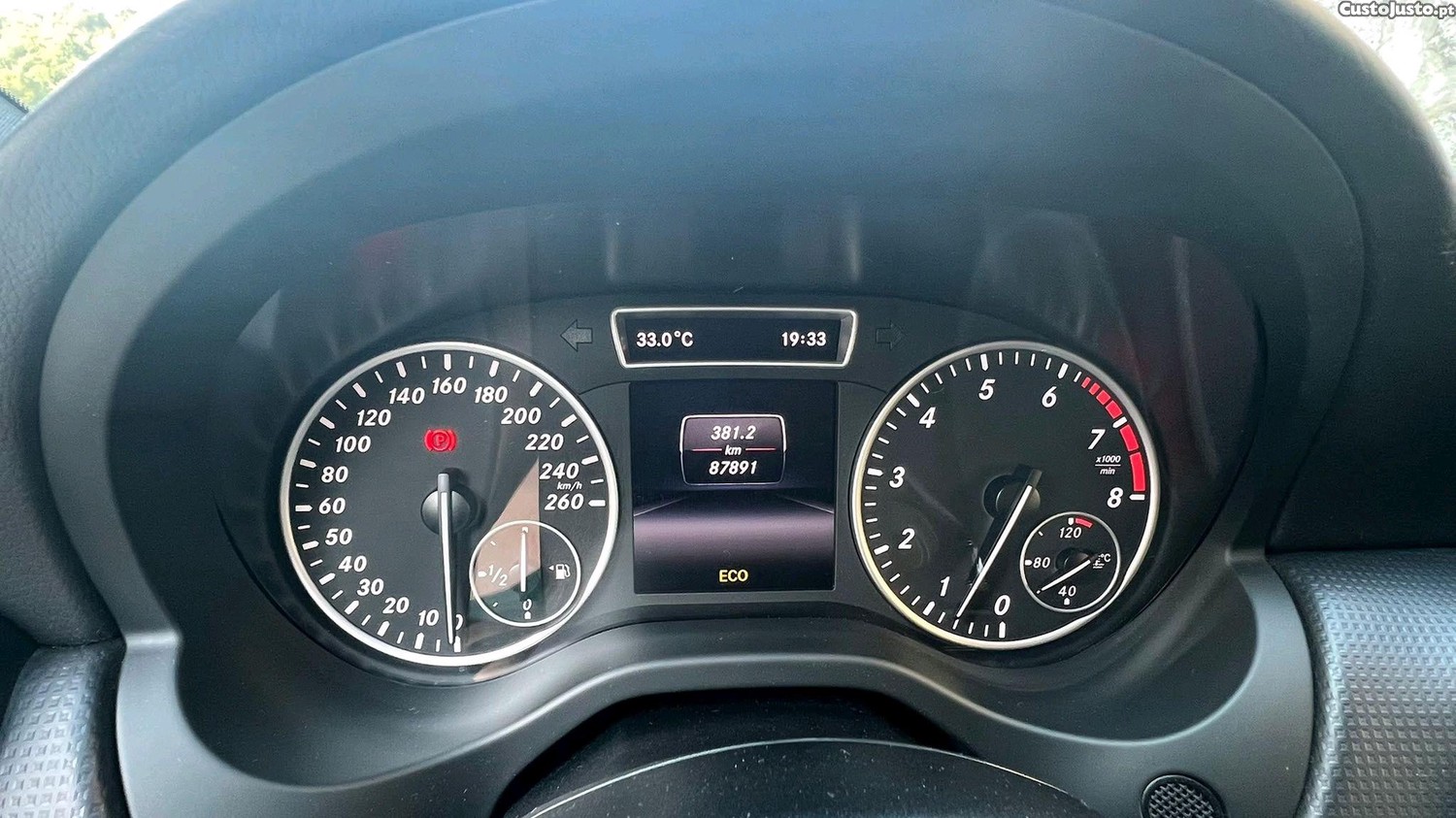 Mercedes-Benz A 180 Urban — fotografia 6