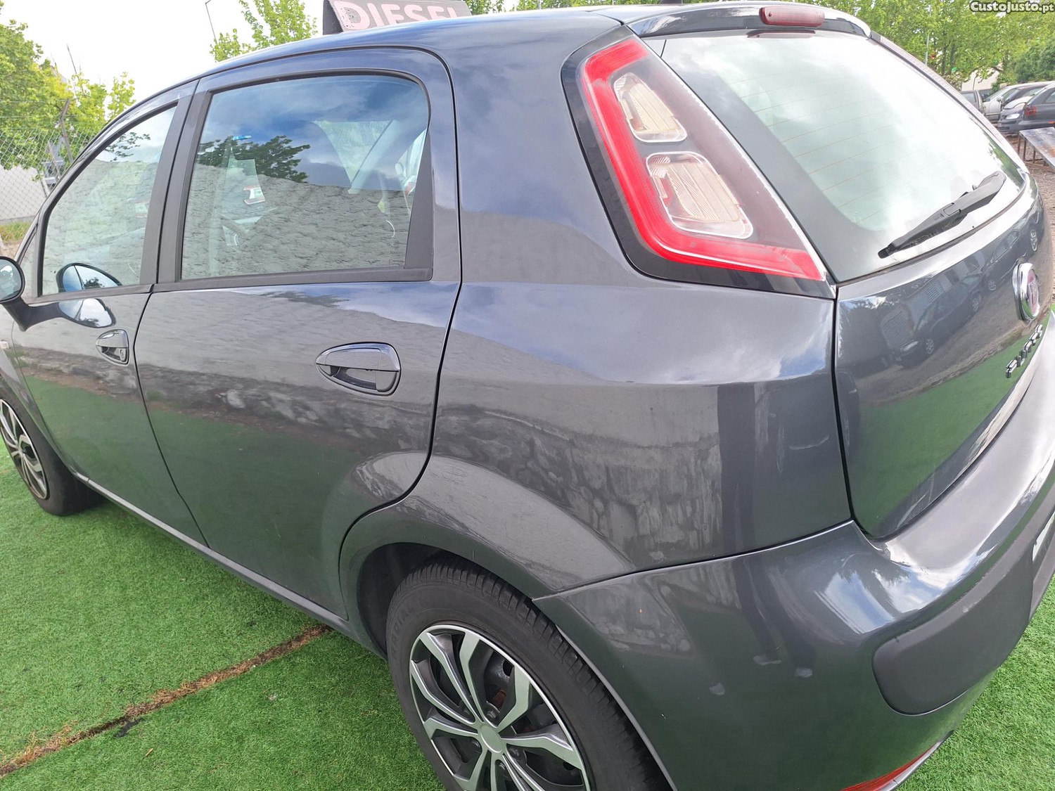 Fiat Punto 1.3 Multijet Garantia Incluída 90euros/mês — fotografia 5