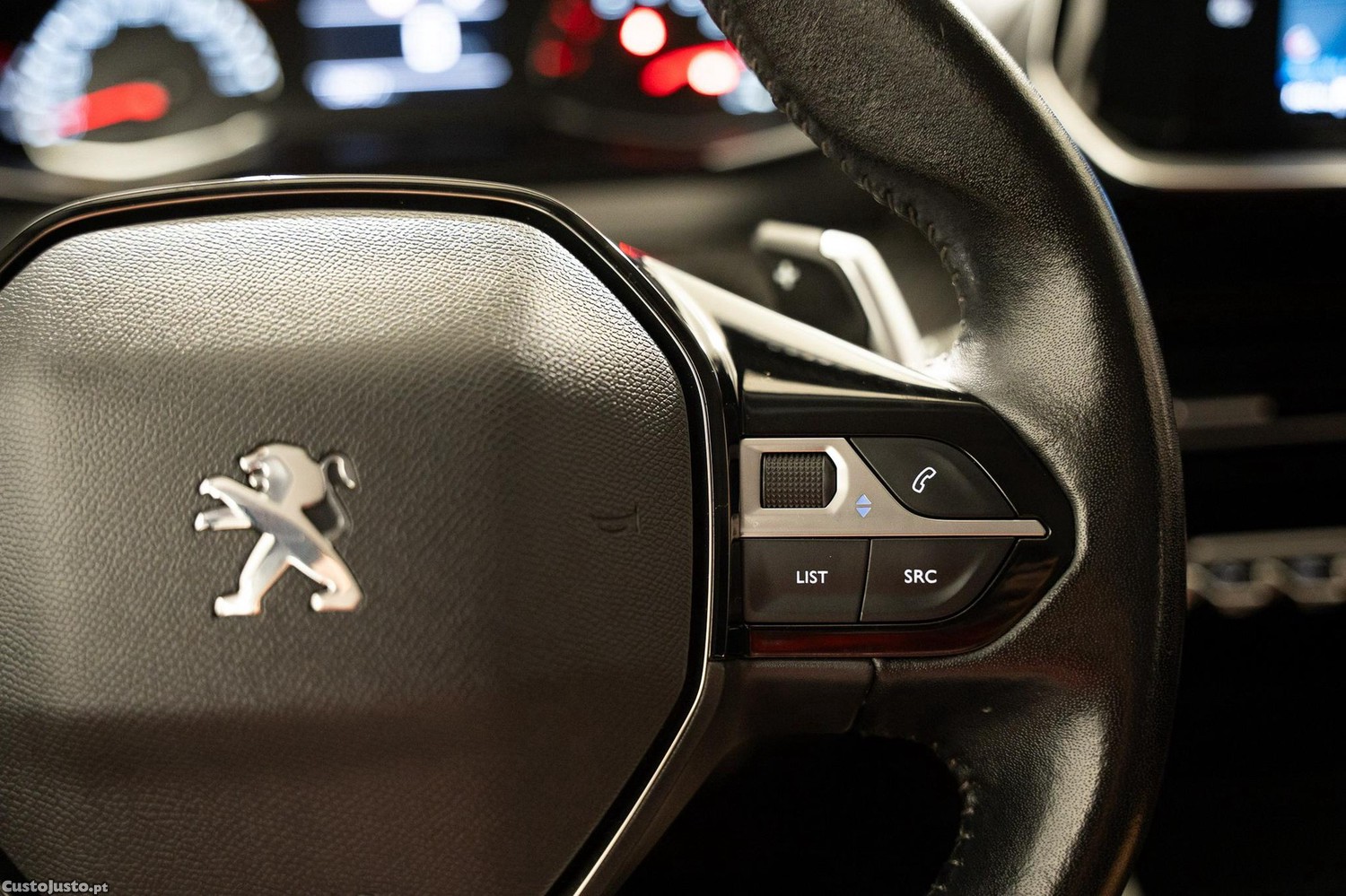 Peugeot 2008 1.2 PureTech Active EAT8 — fotografia 6
