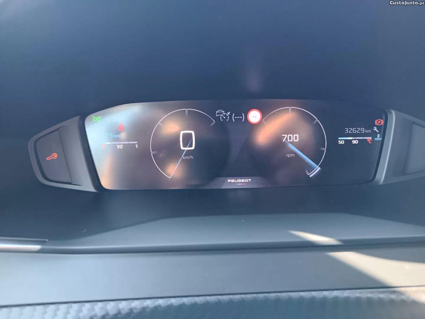 Peugeot 2008 1.2 puretech allure — fotografia 9