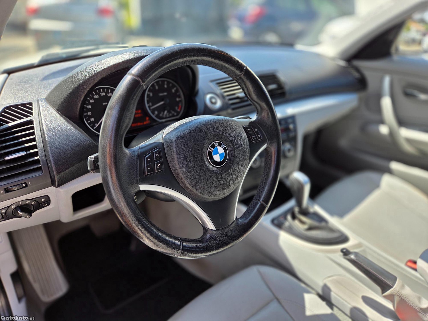 BMW 118 iA — fotografia 5