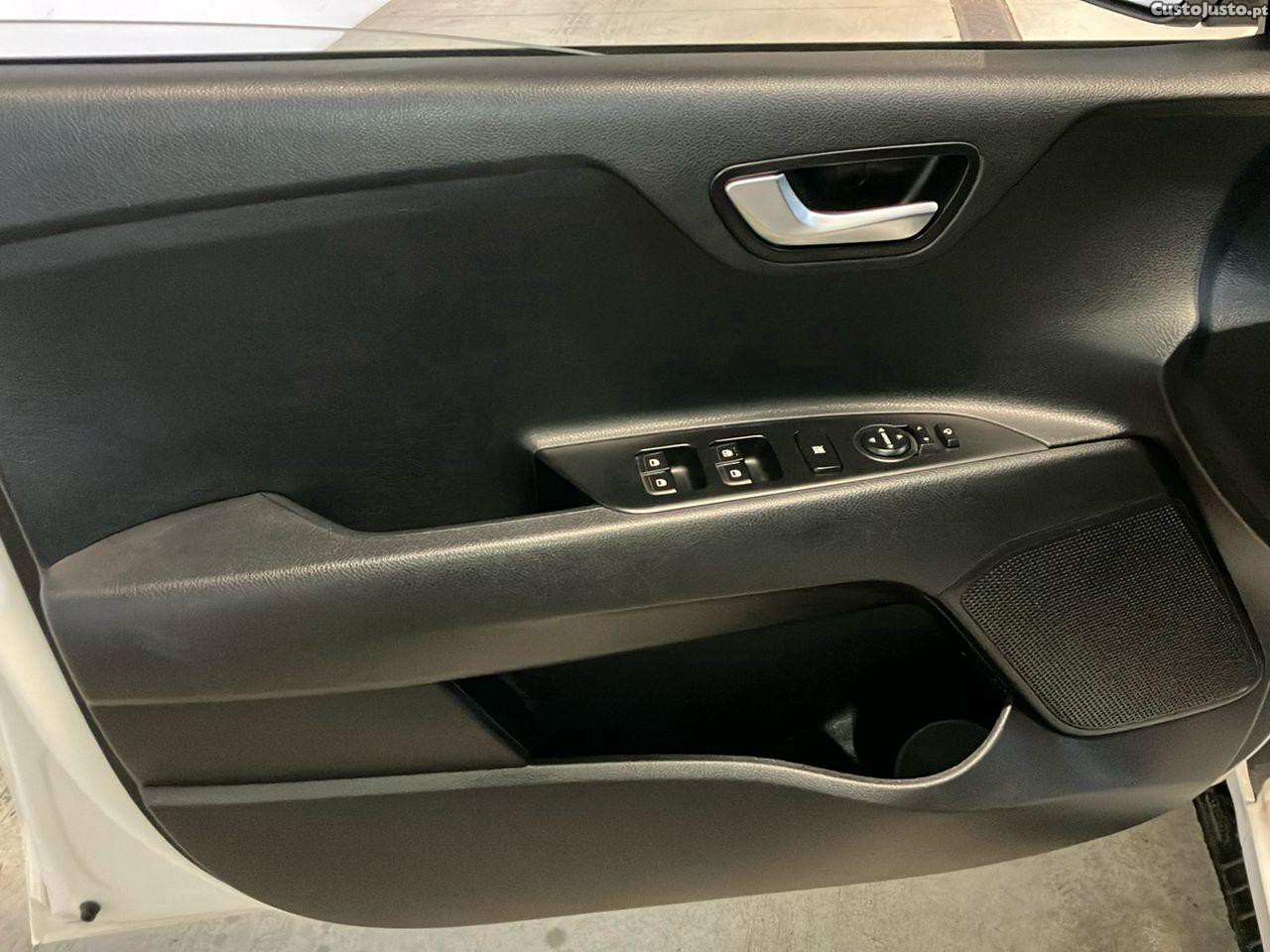Kia Rio 1.0 T-GDi Wave — fotografia 5