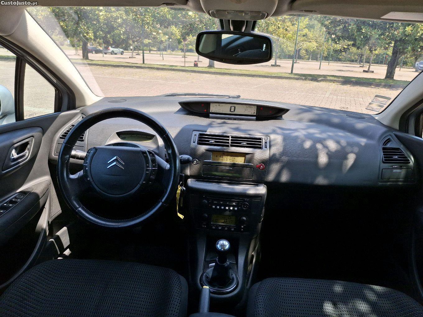 Citroën C4 1.6 HDI 110CV — fotografia 2