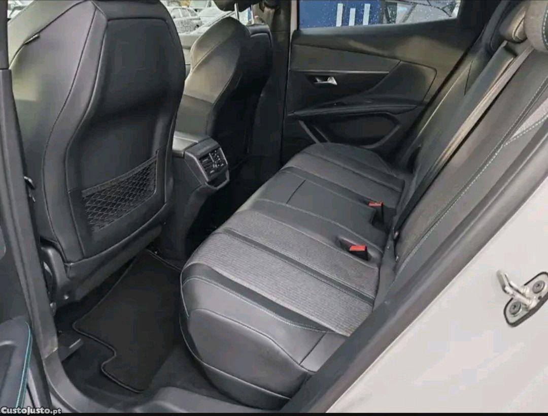 Peugeot 3008 1.6cc- 225cv Allure Hybrid Plug-In — fotografia 6