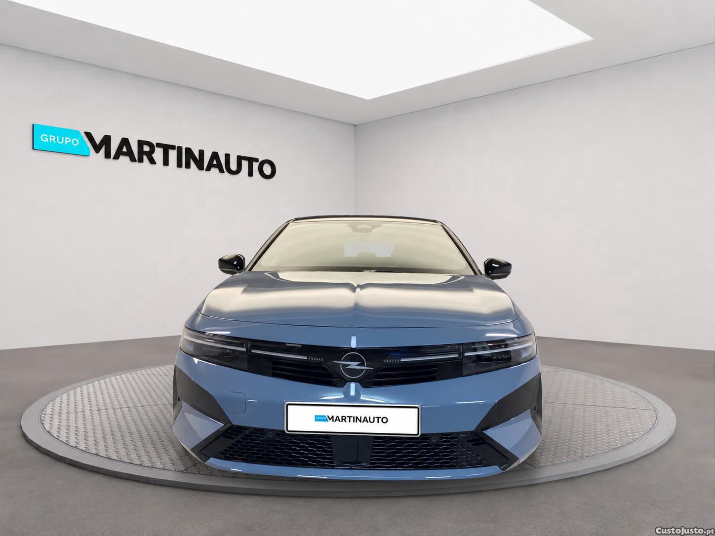 Opel Astra 1.2 T Hybrid GS eDCT — photo 2