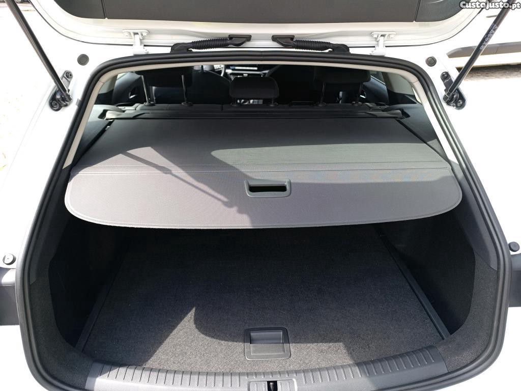 SEAT Leon ST 2.0 TDI Style — fotografia 19